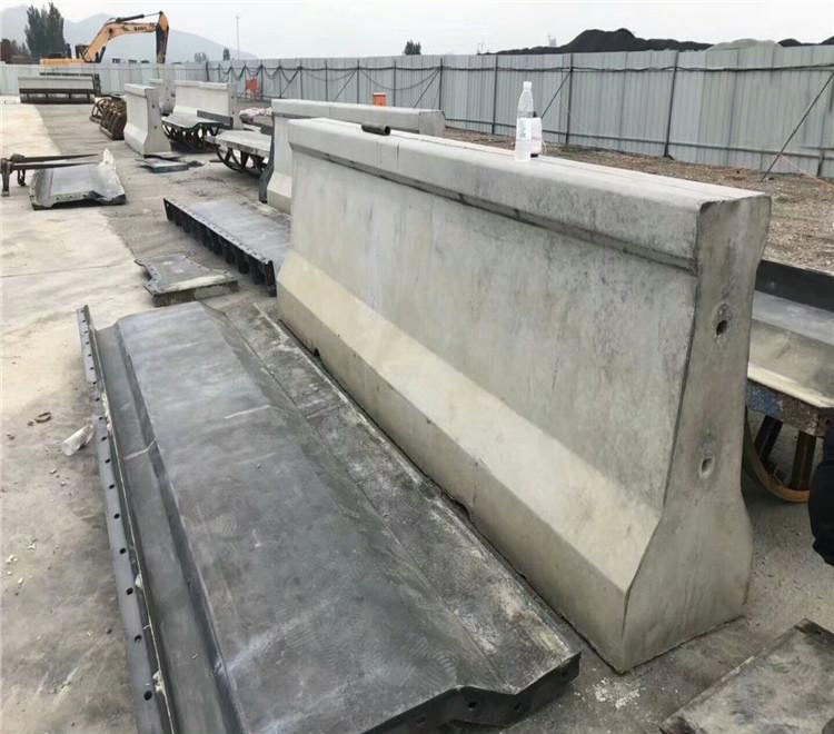 公路隔离墩半岛(中国)